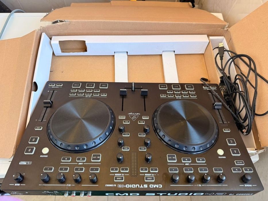 DJ Контролер Behringer CMD Studio 4A