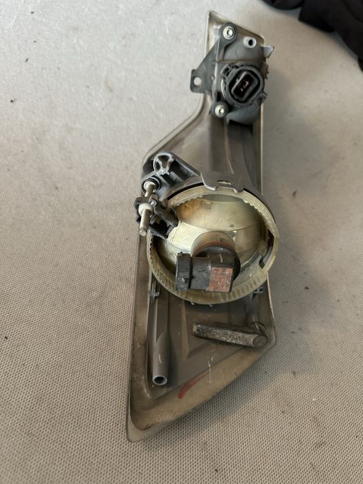 Proiector dreapta citroen c5.cod:271562-00.