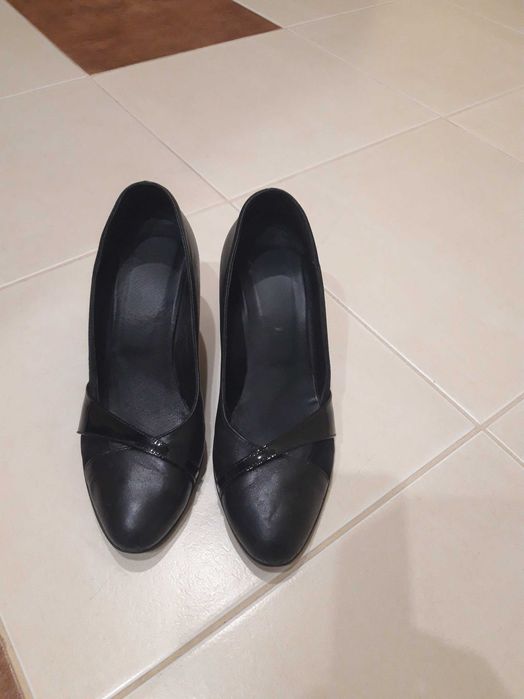 Дамски черни обувки кожа и велур