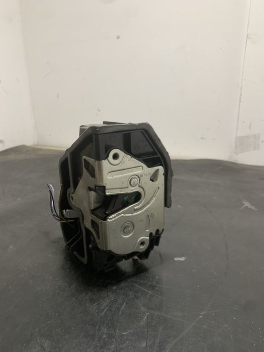 Broasca usa incuietoare dreapta spate BMW Seria 5 E60 E61 | 7036172