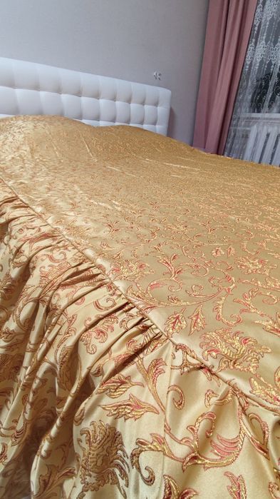 Продам покрывало на кровать
