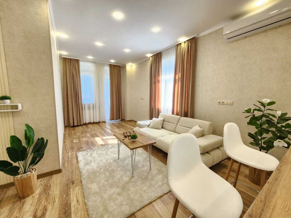 Двустаен апартамент под наем | Коматевски възел | 350€