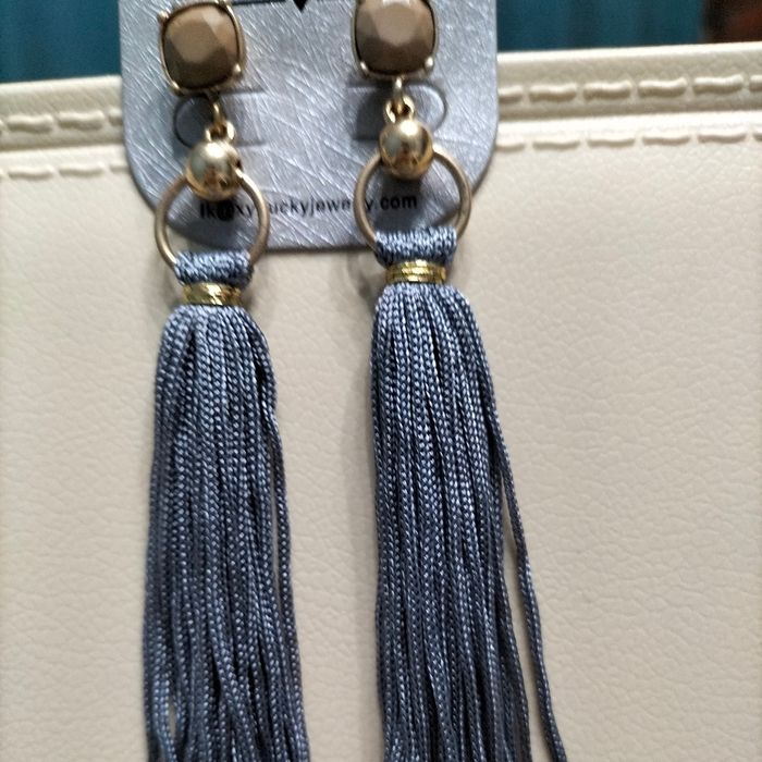 Продам серьги новые