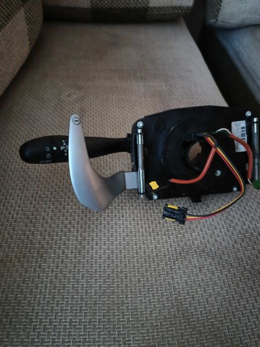 Продавам COM модул за Пежо и Ситроен