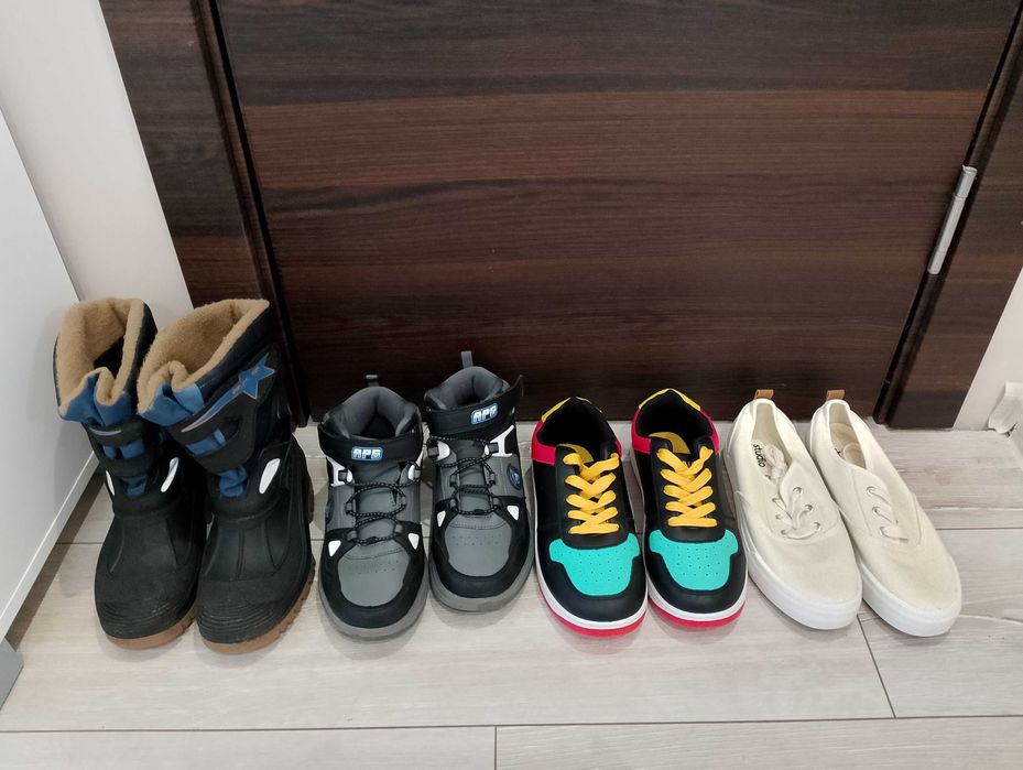 Ботуши, маратонки, кецове