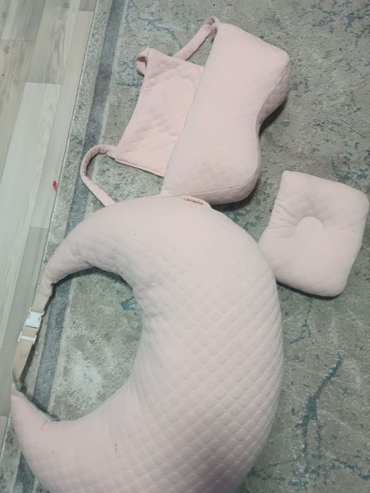 Срочно продам подушки для кормления