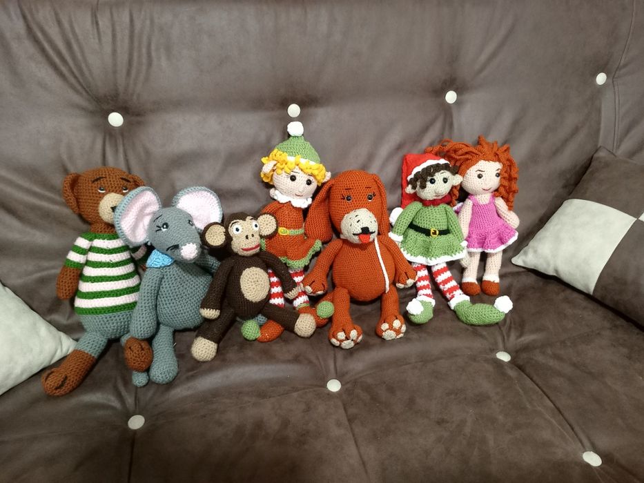 Jucării de pluș colorate