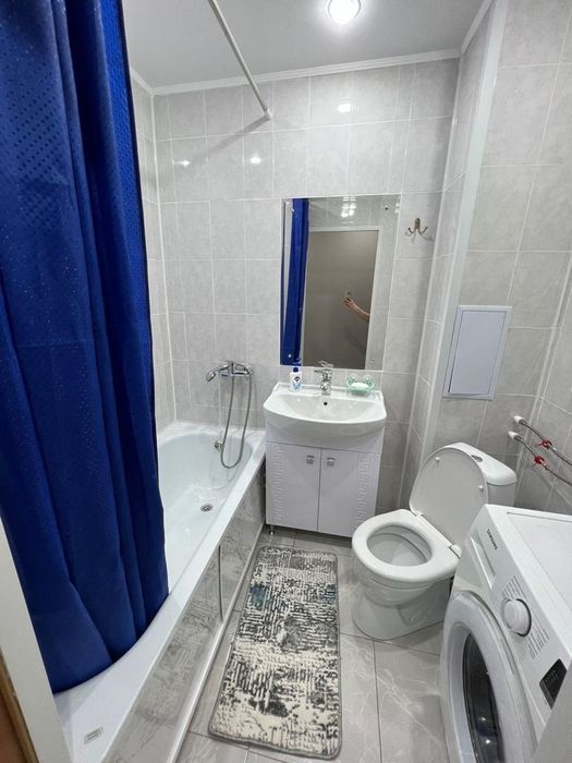 Продаётся 2 комн Универмаг