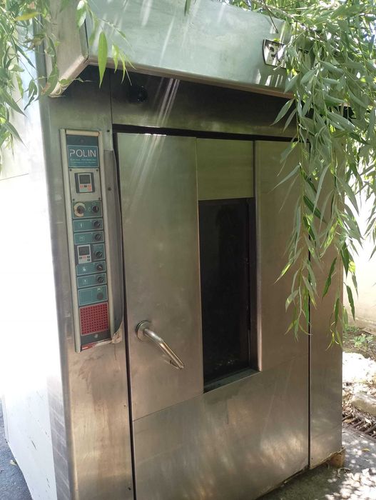 Cuptor industrial Polin rotativ cu rastel