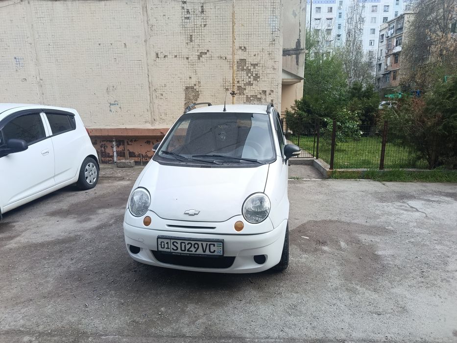 Matiz sotiladi 2009 yil 2500 kelishadigan joyi bor