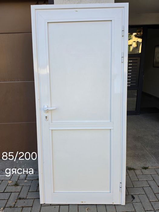 Алуминиеви врати