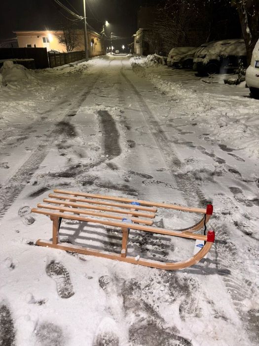 Sanie din lemn Nouă
