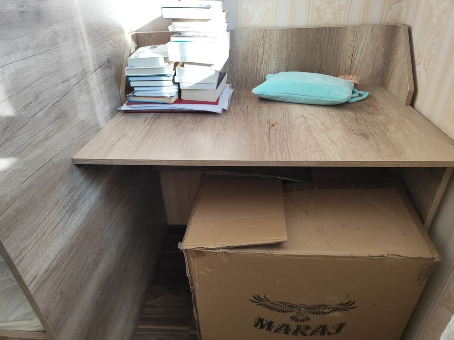 Кровать детскии 2 этажа