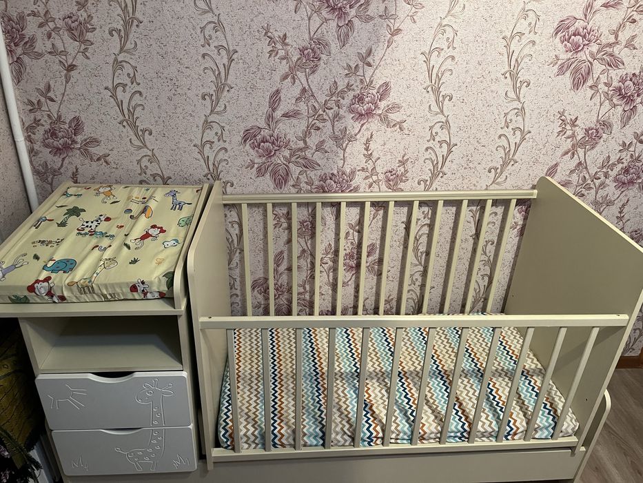 Продам манеж без дефекта