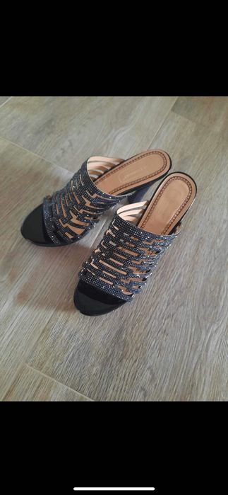 Черни токчета…..