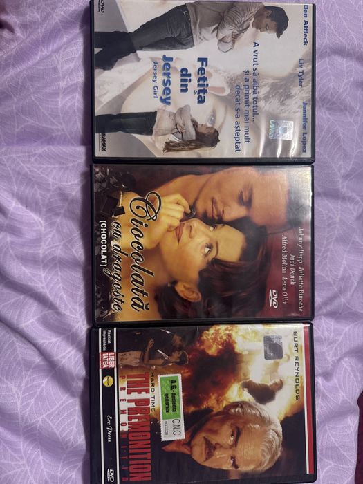 3 DVD-uri filme.