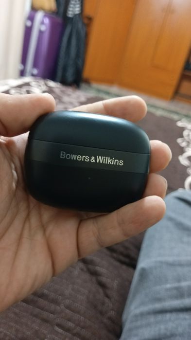 Bowers & Wilkins