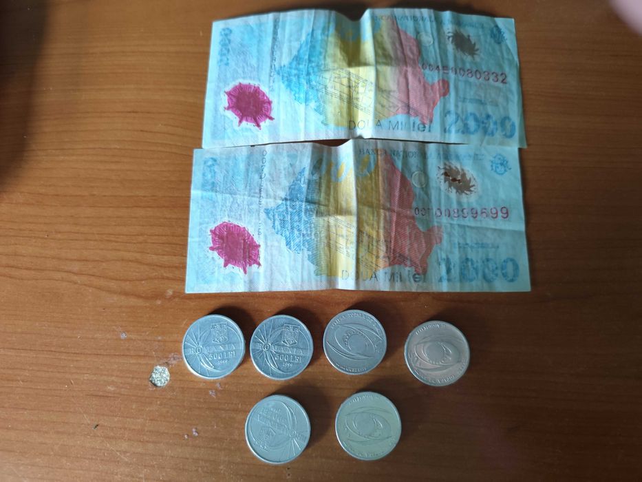 bancnote 2000 si monede eclipsa
