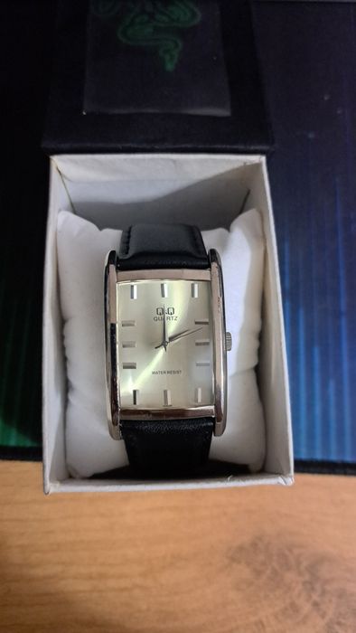 Часовник Q&Q Quartz