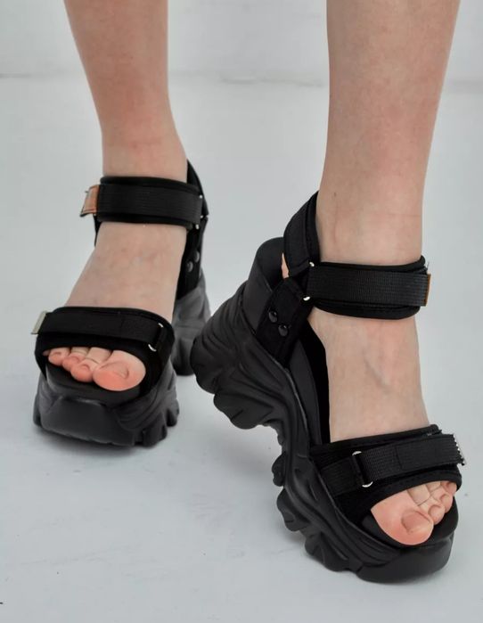 Летние басаножки на платформе
черный платфо