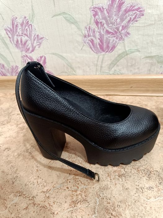 Продам обувь (каблуки)