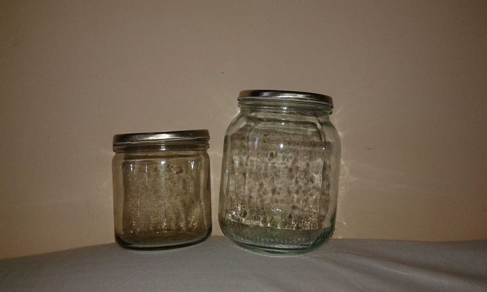 запазени стъклени бутилки от 1 литър