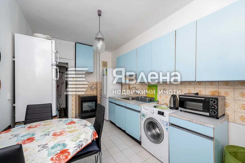 Продава се Двустаен апартамент в София, Център - 65 кв.м за 2315 €/кв.м - Снимка #3