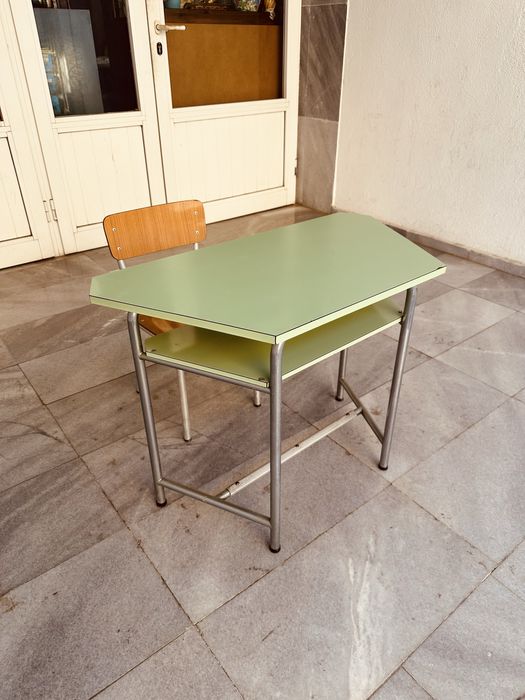 Винтидж ученически чин със стол – Италия, 60–70-те години