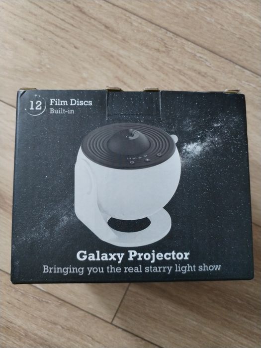 Proiector de stele și galaxii HD – Planetariu 12 în 1 (Nou în cutie)