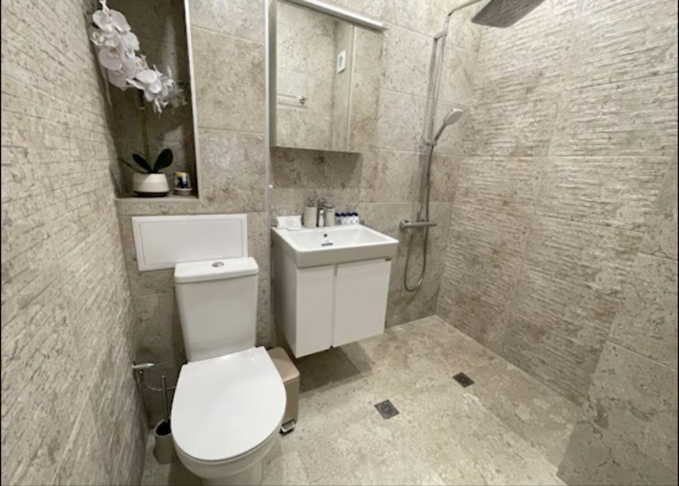 Тристаен за нощувки Central Escape 105€