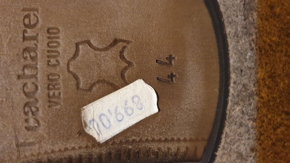 Costum ceremonie Cacharel superb