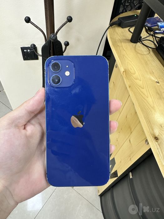 iPhone 12 64 гб память