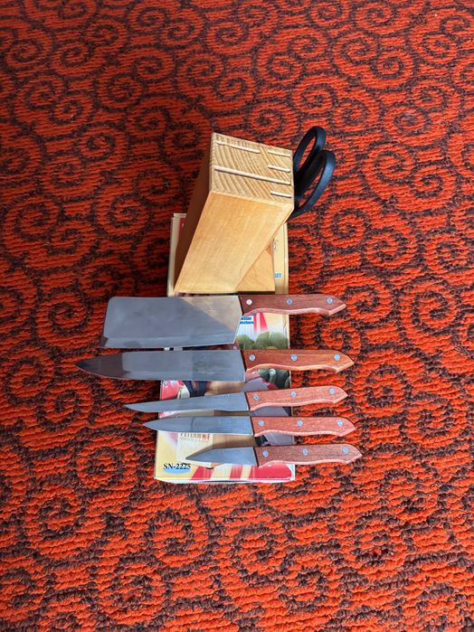 Набор кухонных ножей Peterhof