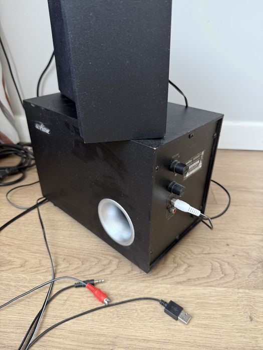 Продам колонки с саббуфером