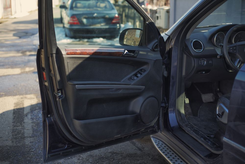 Usa stanga drrapta fata spate Mercedes ML W164 capota bara far stop