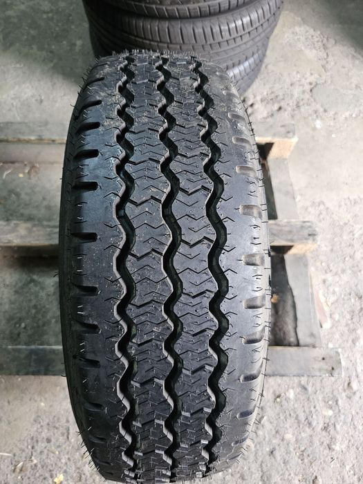1 anvelopa vara 225 70 15C Dunlop
