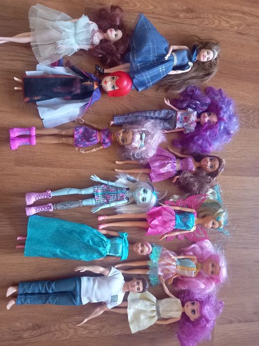 Lot doisprezece papusi diverse, Monster High