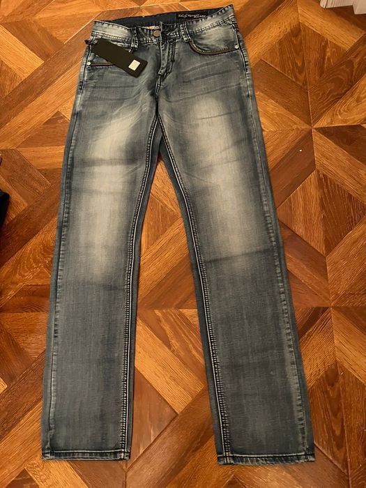 Продам мужские джинсы