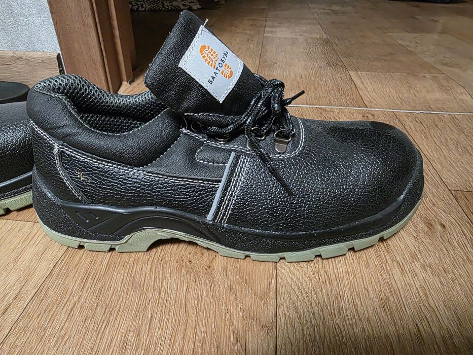 Продам спецобувь