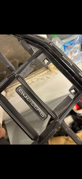 Audi Q8 предна маска (решетка) ОЕ