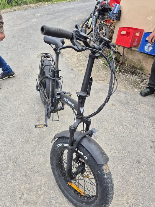 Vând bicicletă electrică pliabilă F.lli Schiano