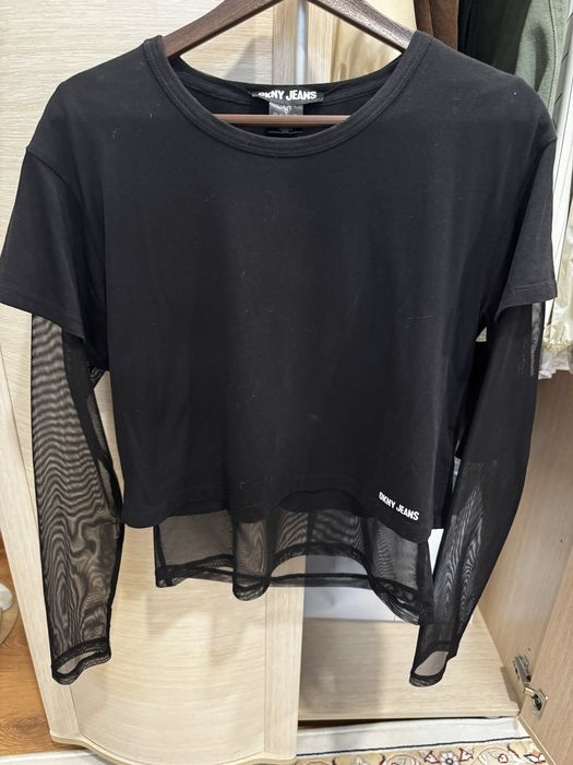 Лонгслив DKNY с укороченной футболкой