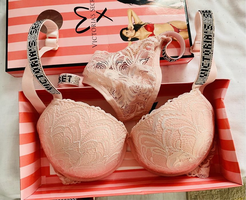 Set sutien +chiloti victoria secret