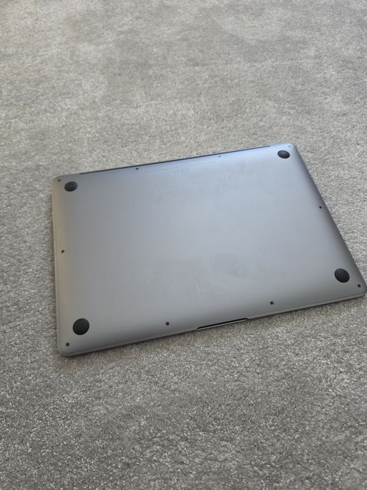 Macbook Air M1 97% baterie
