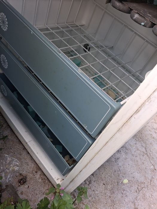 Продавам хладилник на газ  собсвено  производство