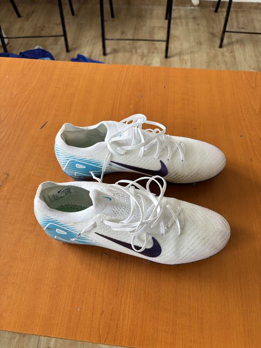 Ghete de fotbal nike Mercurial