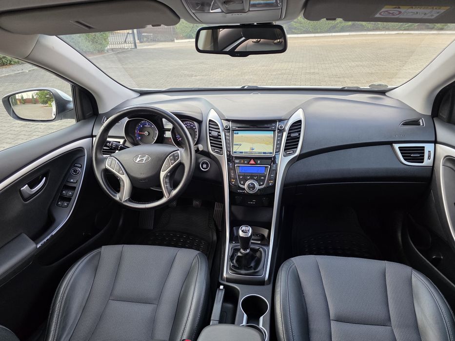 Hyundai i30 YES 1.6 diesel Camera Navigatie