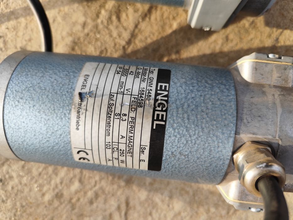 Motor magneți permanenți