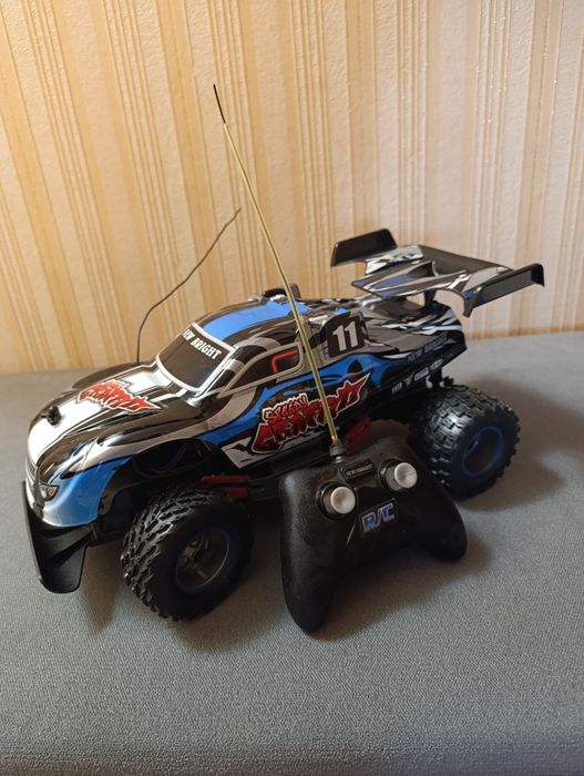 Продам машинку на пульт управление