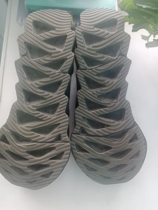 Продам кроссовки мужские